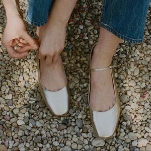 DOEN✨✨✨  Gold Mary Jane